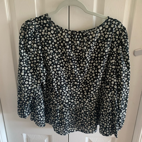 ana medium blouse in great condition - Picture 2 of 2
